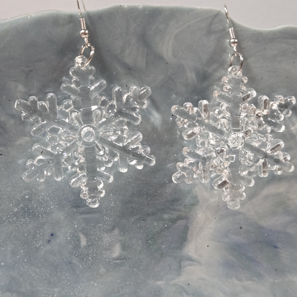 Chic Crystal Snowflake Earrings